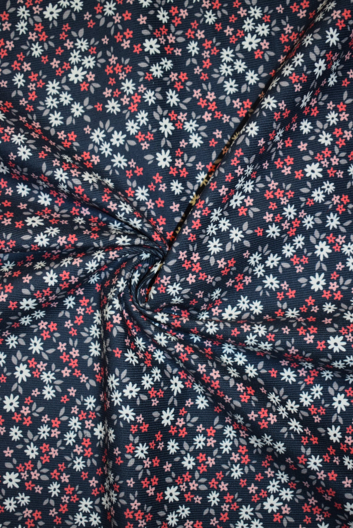 21 Wale Needlecord - Daisy Delight design