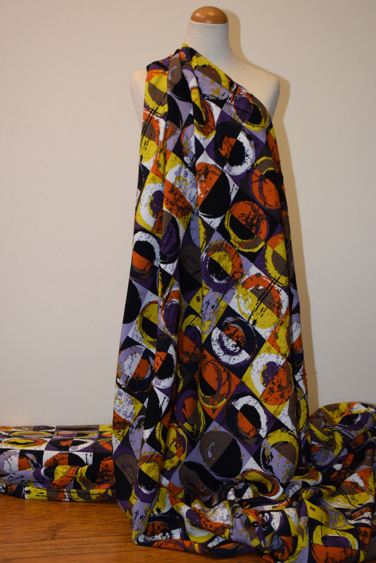 'Eclipse'  Viscose Lawn
