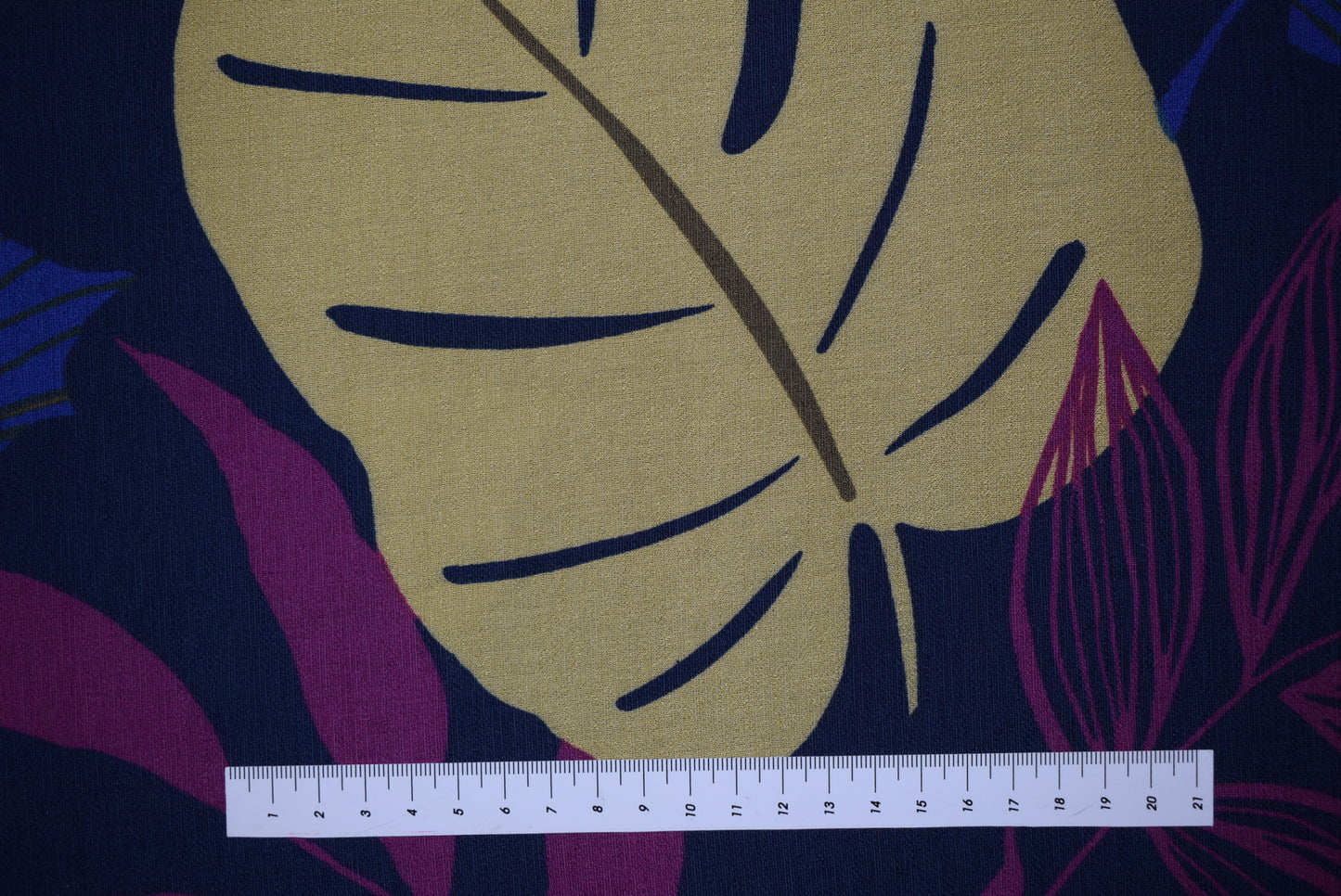 Giant Leaf Cretonne Print