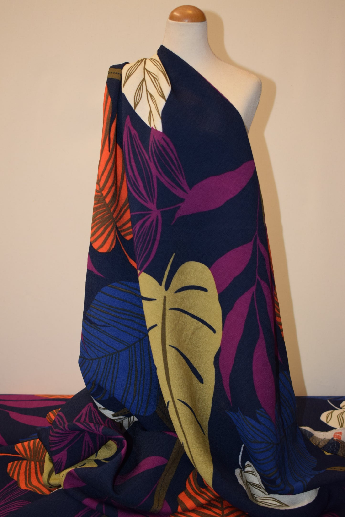 Giant Leaf Cretonne Print