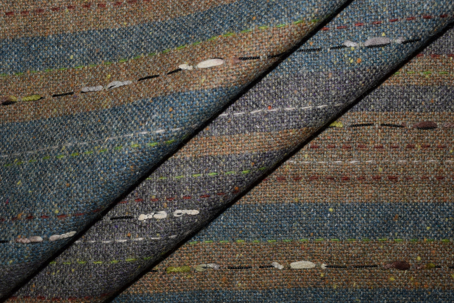 Stitch-Stripe Tweed ( crosswise )